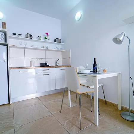 Anjomacar B 테기세