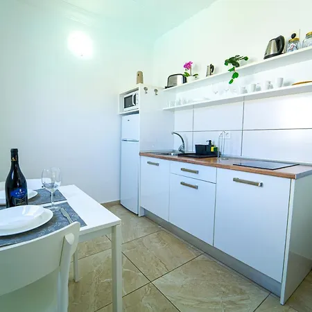 Anjomacar B 테기세