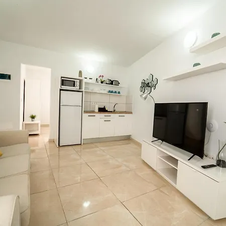 Anjomacar B 테기세