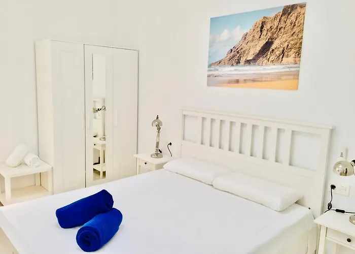 Anjomacar B アパート