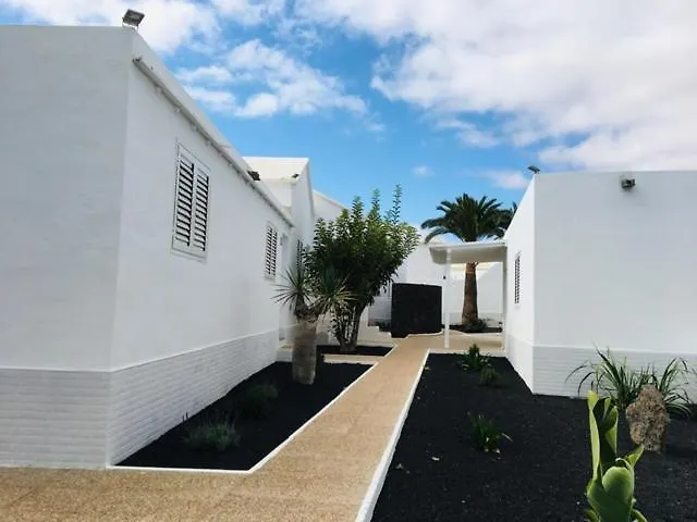 Anjomacar B アパート *