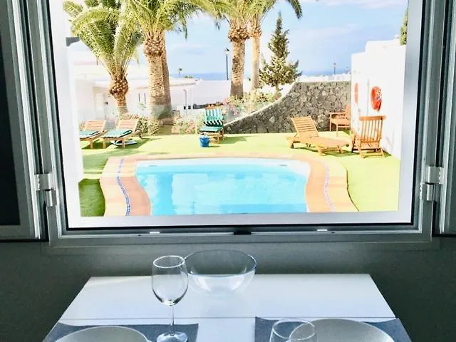 アパート Anjomacar B