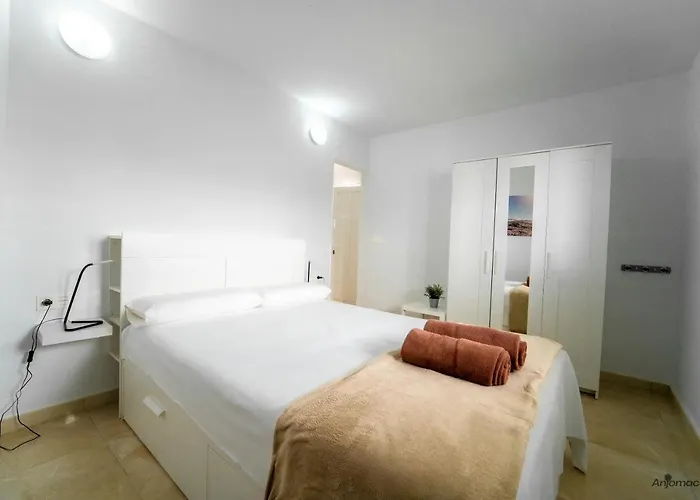 Anjomacar B アパート