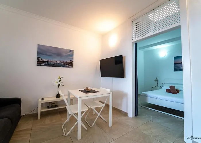 アパート Anjomacar B *