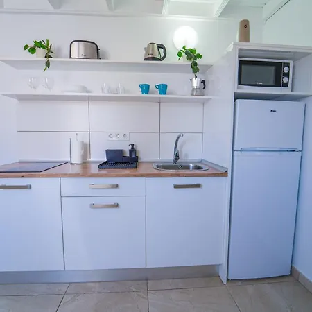 Anjomacar B Apartment